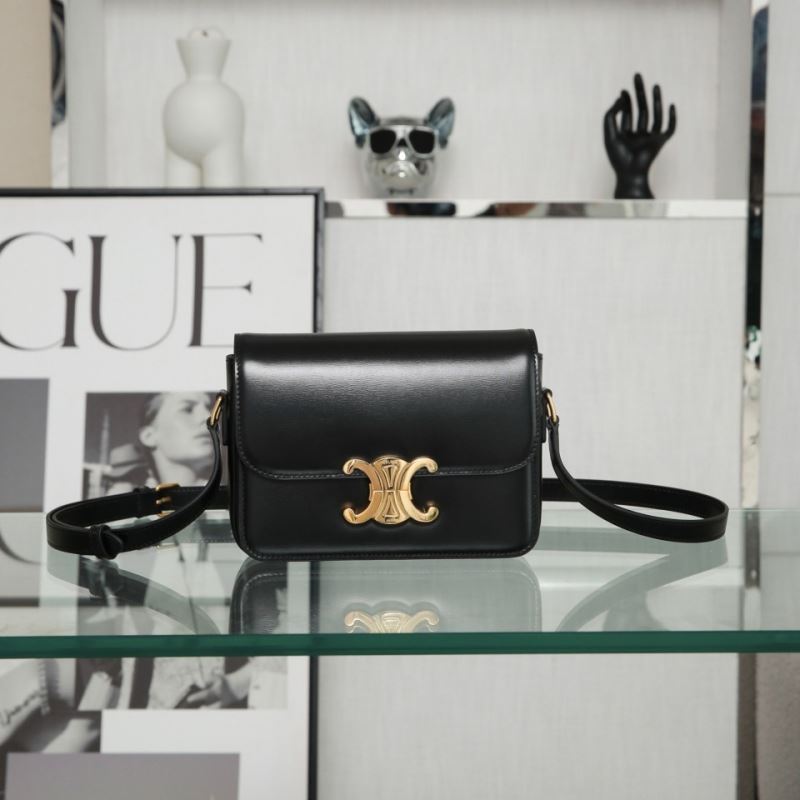 Ce1i*e triomphe bags